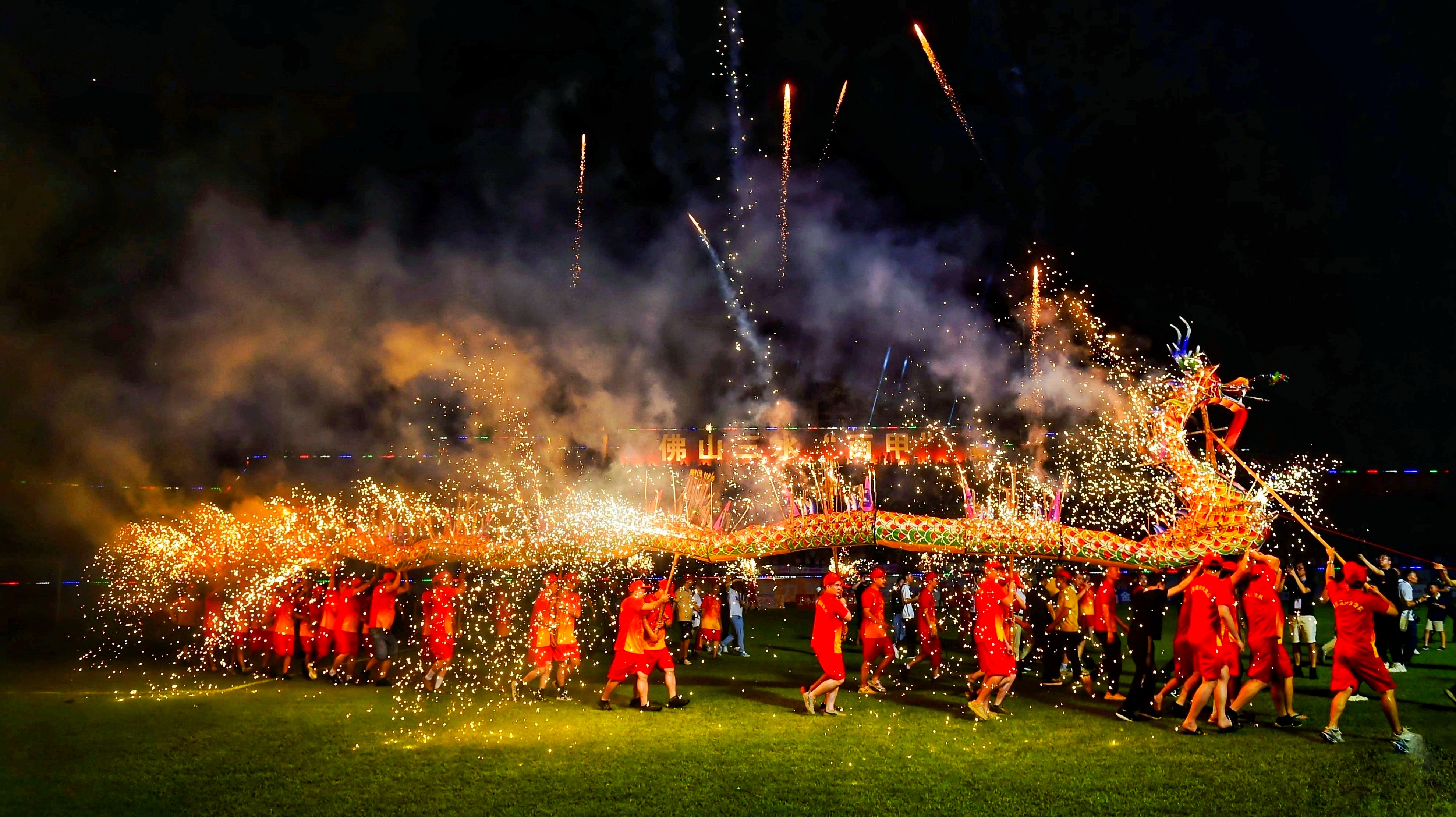 赛地聚焦：西甲今晚热度飙升，托特纳姆门线救险，引发热议，纪律约束更严格的简单介绍