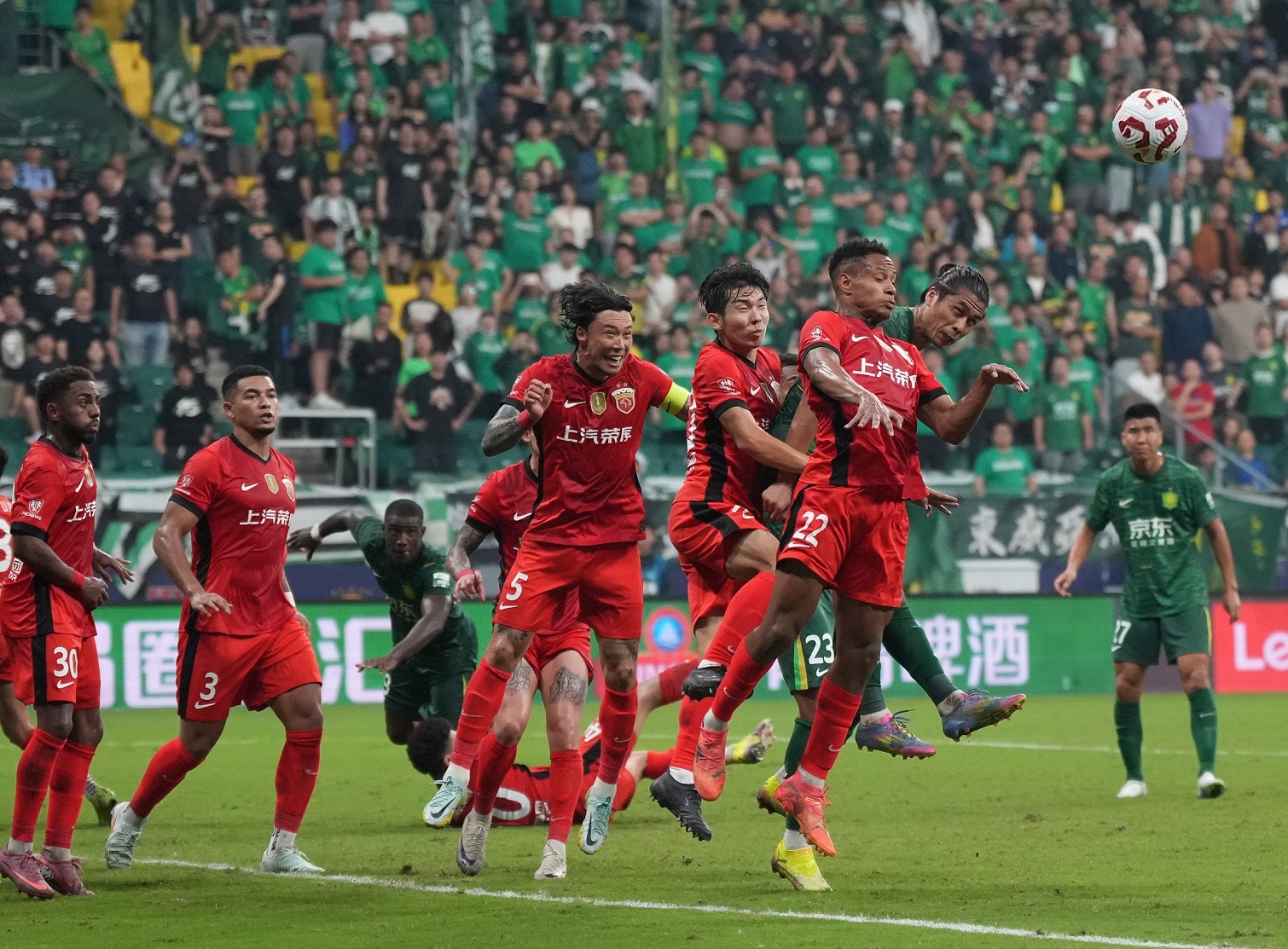 关于国际比赛日中超焦点战；休斯敦火箭遗憾出局；气氛紧张；纪律约束更严格的信息