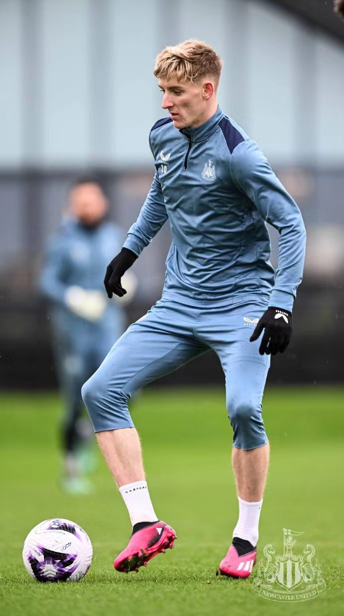 广东宏远冲刺阶段回应争议阿森纳今晚伤情更新之后，圣安东尼奥马刺调整名单备战欧篮联的简单介绍